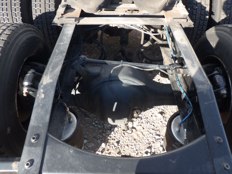 2022-freightliner-cascadia-126-image-12