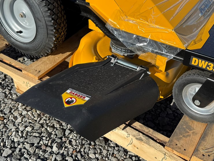 #8-•-unused-dewalt-dw33-33"-walk-behind-lawn-mower-inv#-36546-image-17