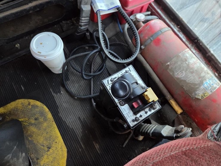 1990-peterbilt-379-image-42