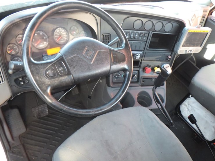 2017-international-prostar-image-16