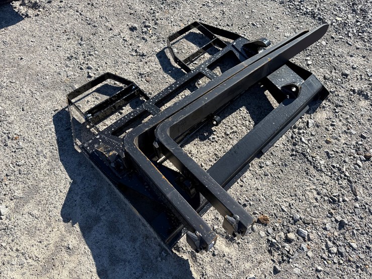 #22786-•-unused-agt-isocpf48-6600-ff-48"-wheel-loader-forks-image-1