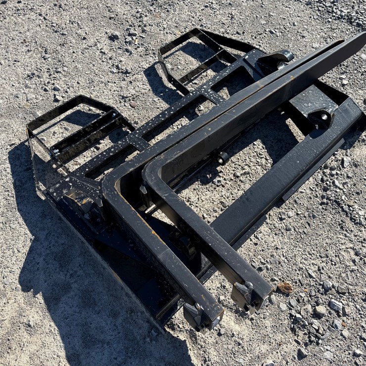 #22786 • Unused AGT ISOCPF48-6600-FF 48" Wheel Loader Forks