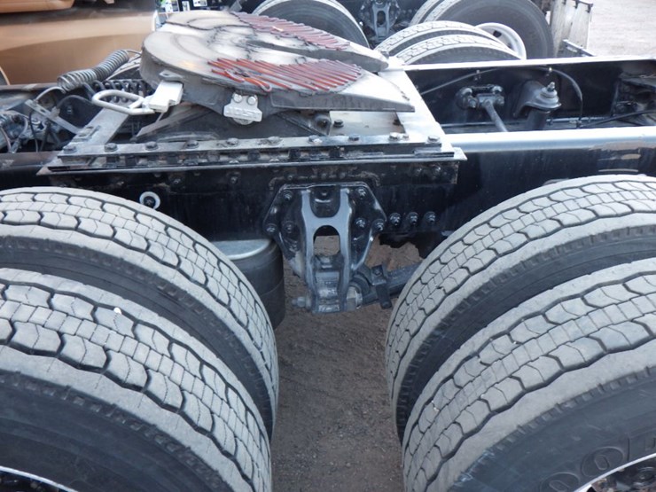 2022-kenworth-t680-image-15