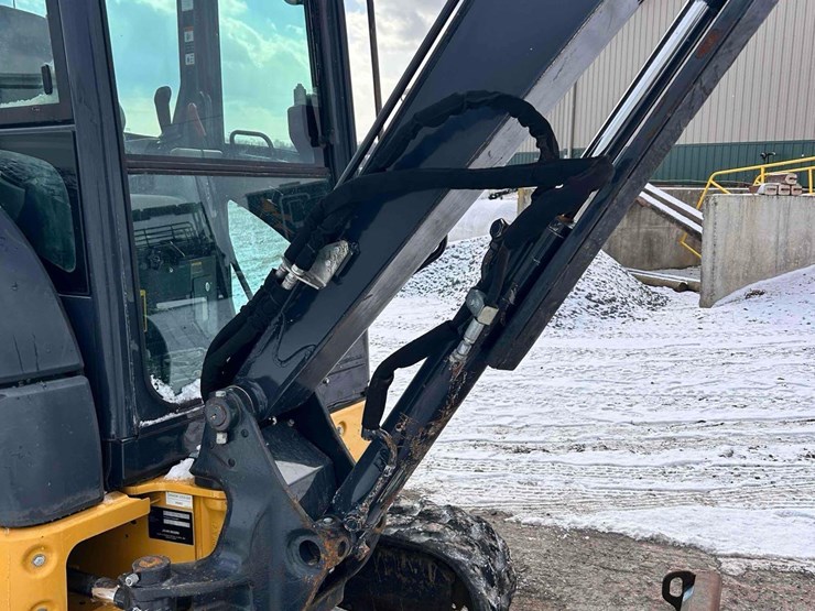 2019-deere-35g-image-12