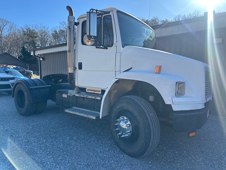 1994-freightliner-fl106-image-2