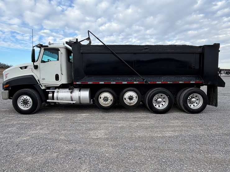 2016-caterpillar-ct660s-image-6