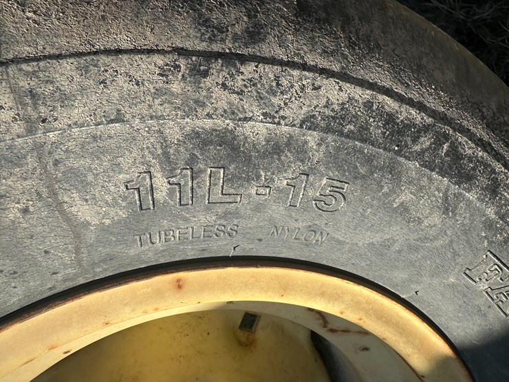 john-deere-32-image-5