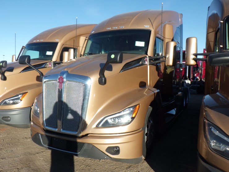 2024-kenworth-t680-image-1