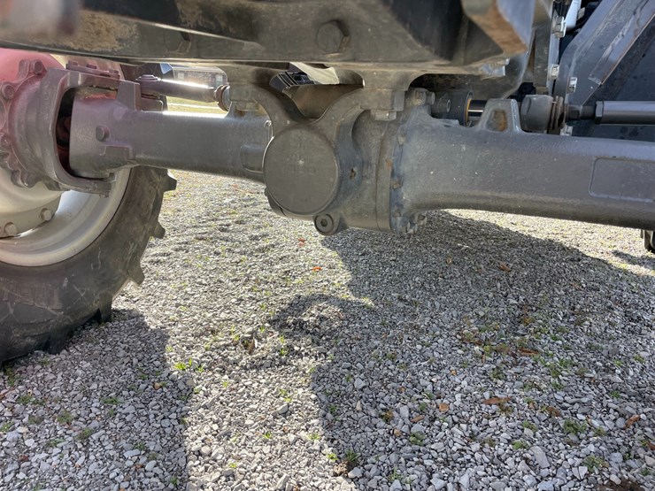 2018-massey-ferguson-4710-image-24