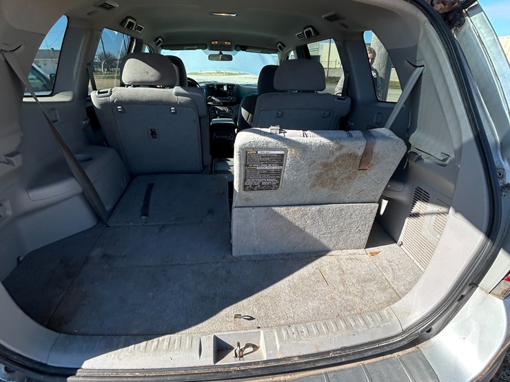 2011-toyota-highlander-image-5