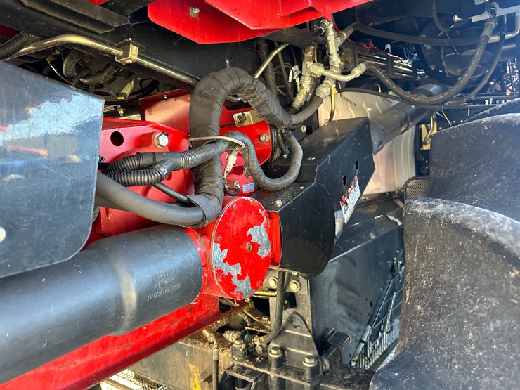 #35797-•-2011-case-7120-combine-image-31