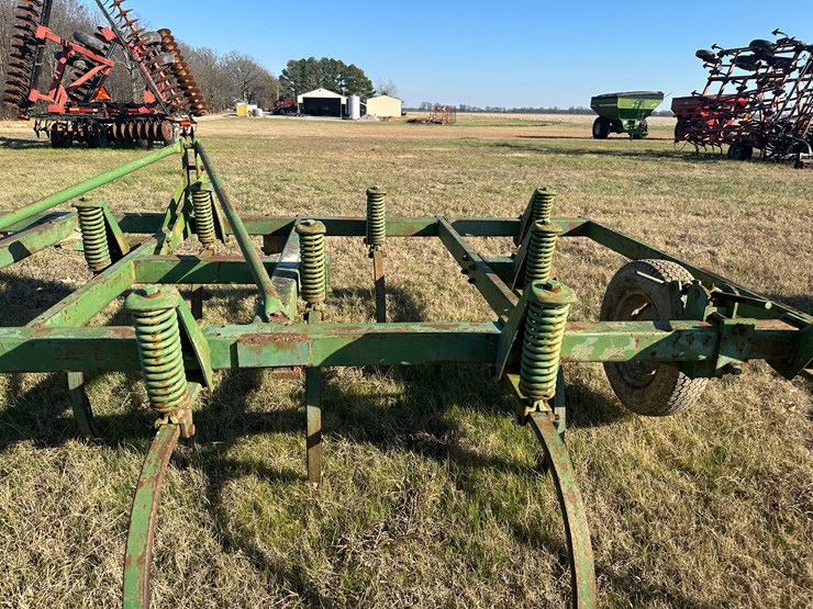 #35833-•-16'-chisel-plow-image-11