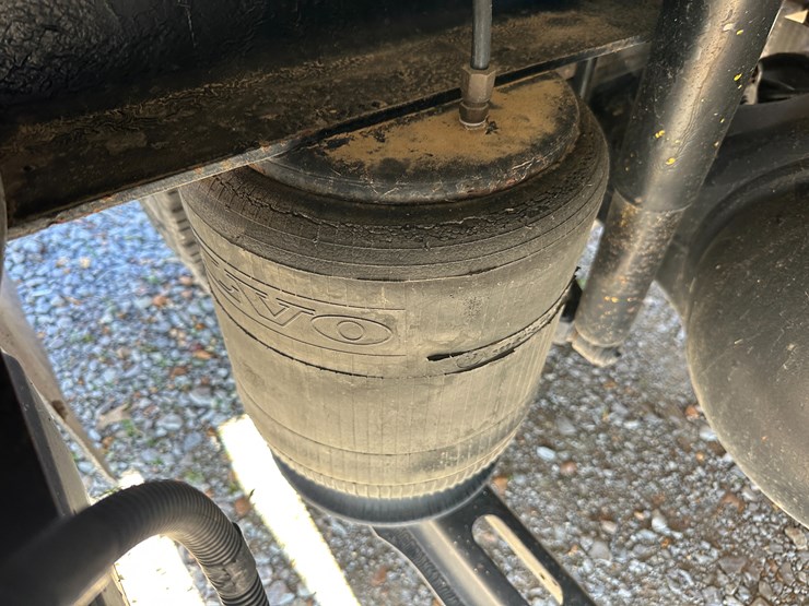 1998-volvo-vn-image-16