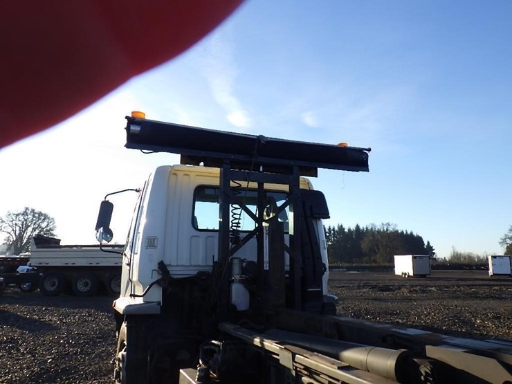 2000-mitsubishi-12'-s/a-hook-truck-image-11