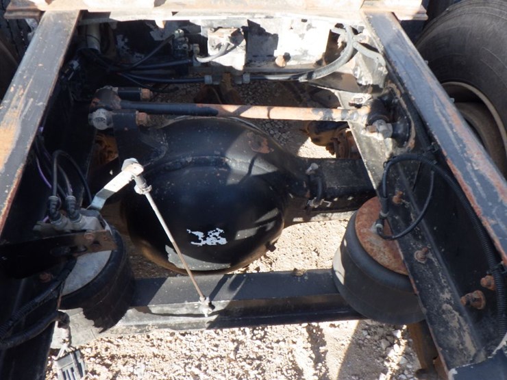 2010-kenworth-t800-image-11