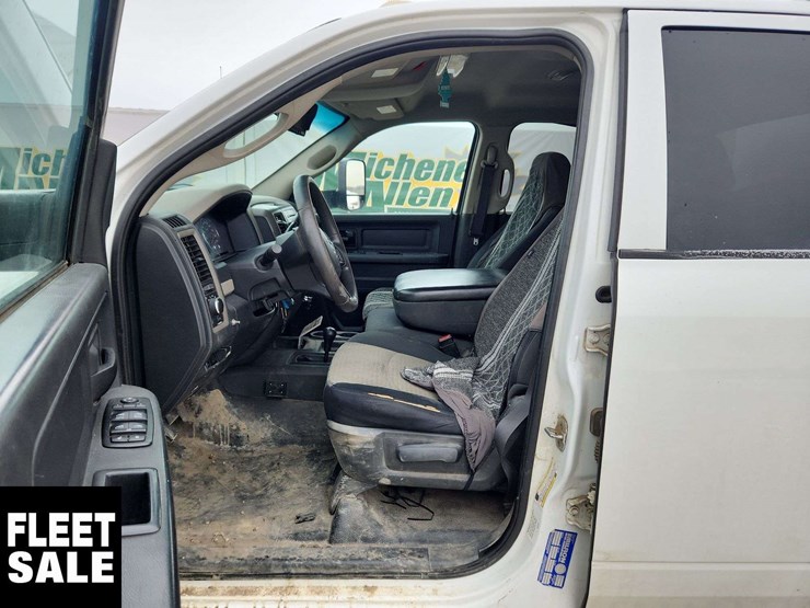 2012-ram-5500-4x4-s/a-service-truck-image-14