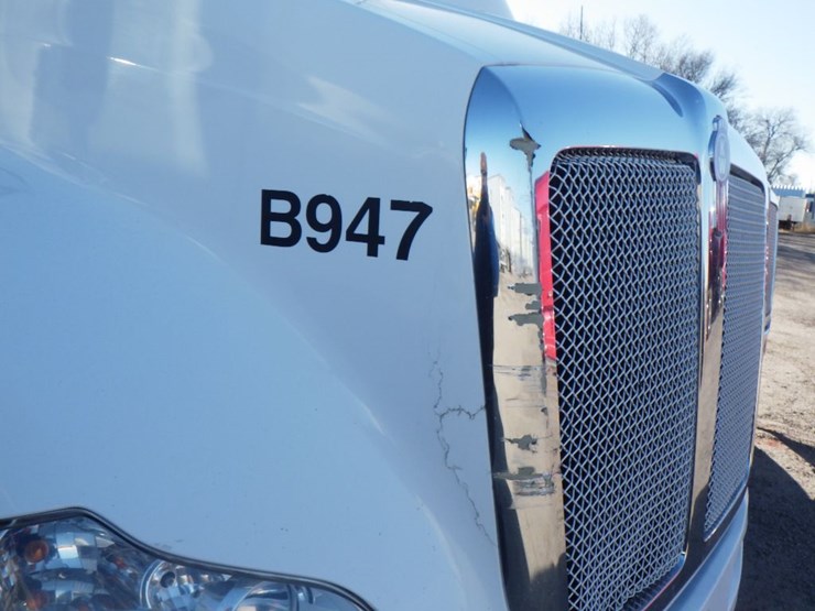 2016-kenworth-t680-image-6