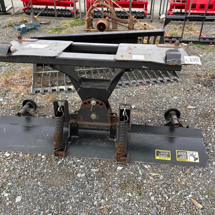 John Deere 72in Loader Mount Blade