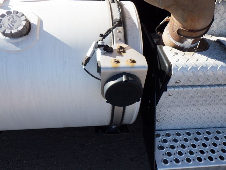 2022-kenworth-t680-image-4