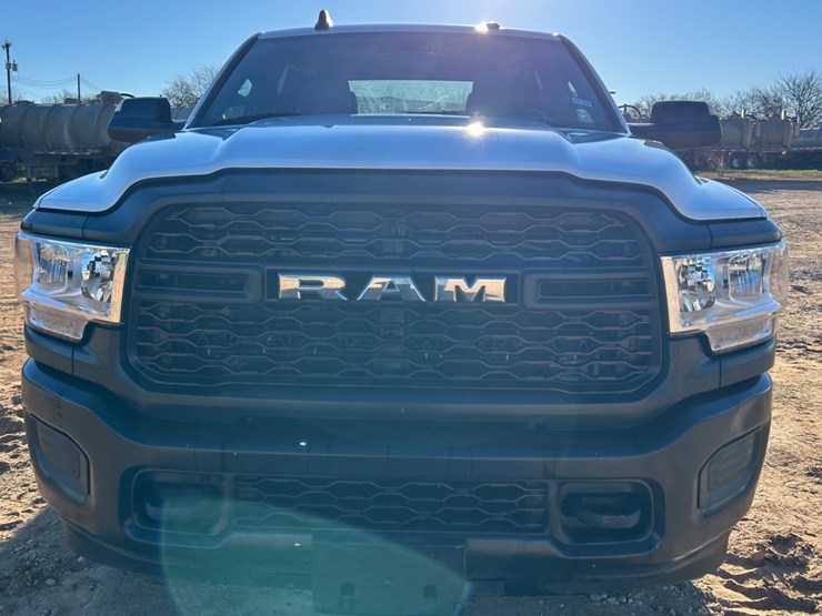 2022-dodge-2500-image-2