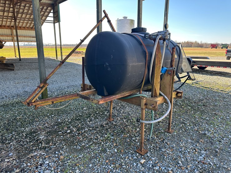 #35802-•-200-gallon-22'-3pt-sprayer-image-2