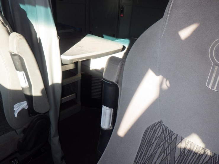 2022-kenworth-t680-image-22