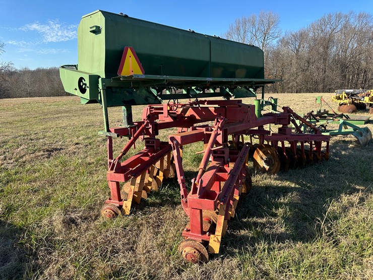 #35840-•-tandem-levee-plow-w/seed-box-image-4