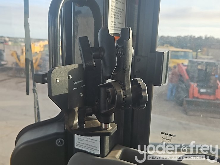 2023-komatsu-d61px-24-image-46