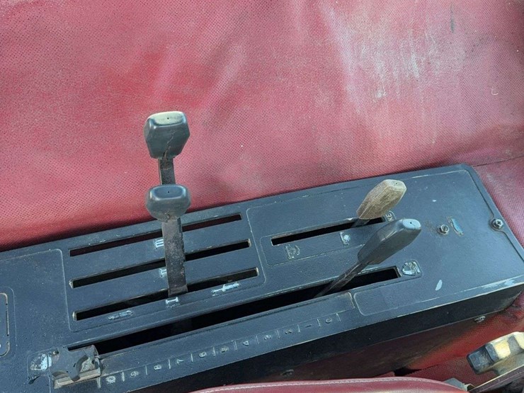 1980-series-iii-white-155-tractor,-2wd,-18.4x38-tires,-5100hrs,-540/-small-1000-pto,-ac-and-heat-work,-seller-is-upgrading,-2-remotes,-approx.-90%-tread-on-tires-image-18