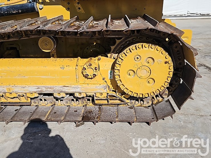 2022-caterpillar-d4-lgp-image-22