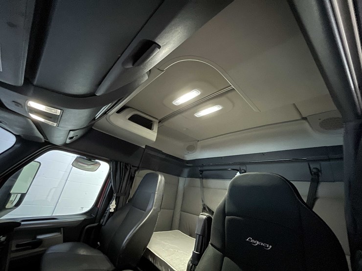 #6226-•-2021-freightliner-cascadia-semi-truck-(title-in-delay)-image-77