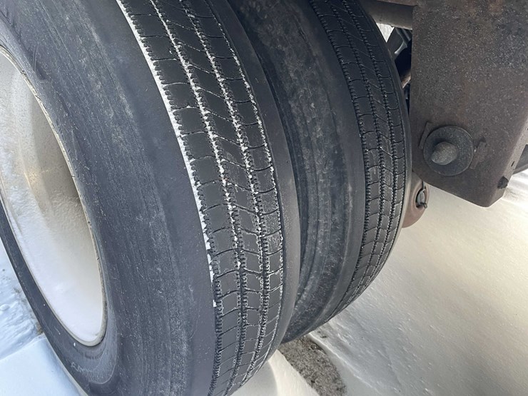 2010-utility-reefer-image-31