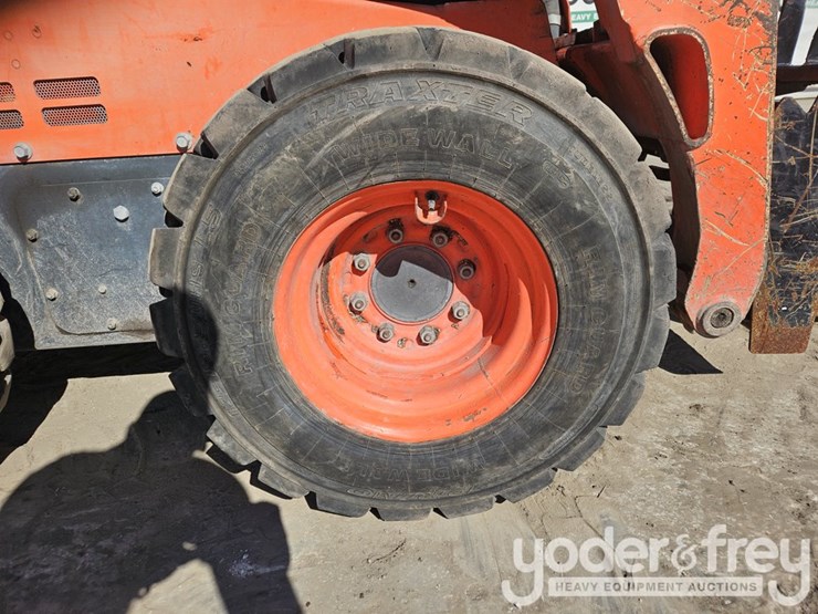 2015-kubota-ssv75-image-10