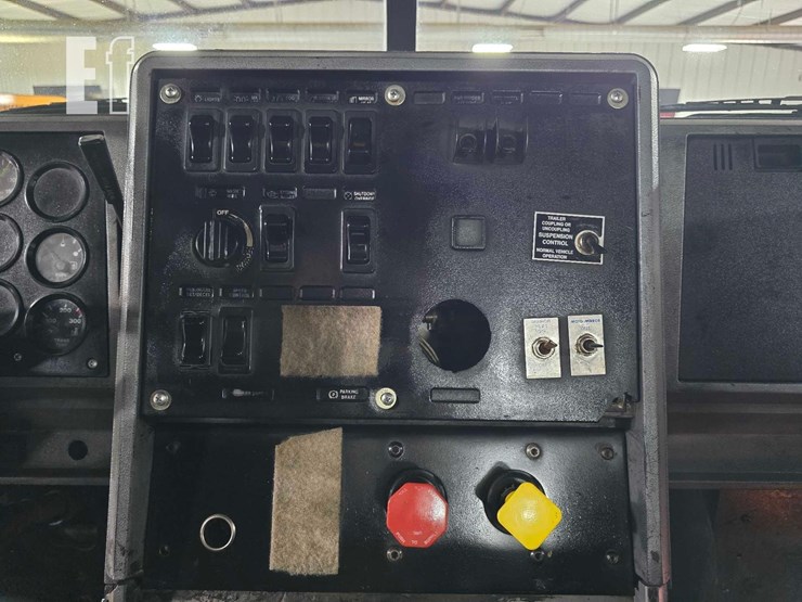 2000-mack-ch613-image-26