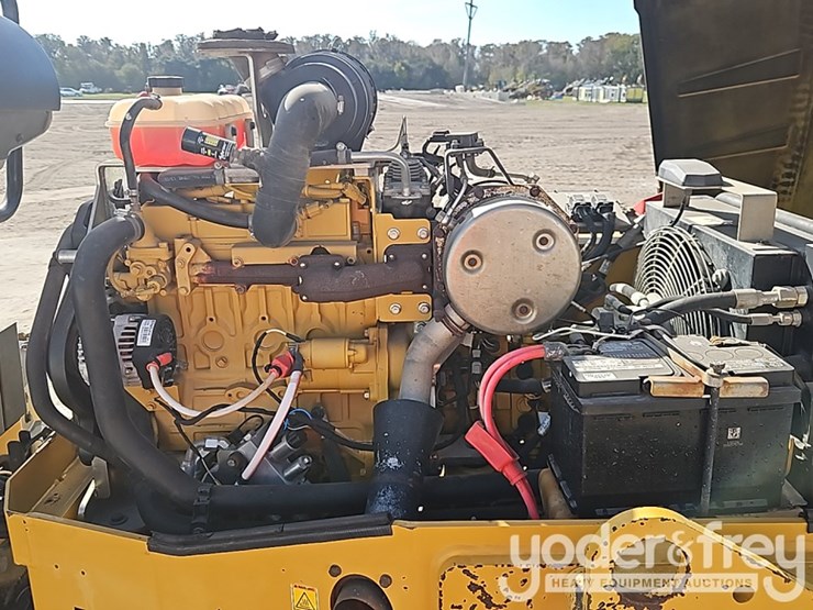2018-caterpillar-cb34b-image-17