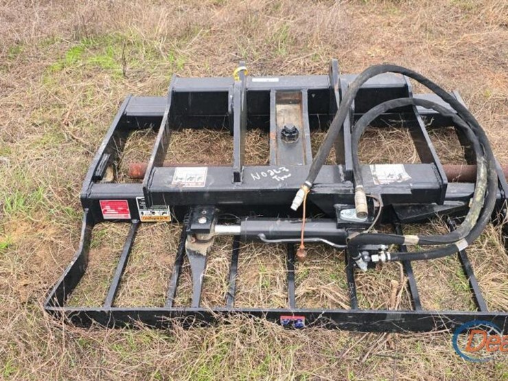 jcb-telehandler-thru-hole-bar-fork-frame-image-2