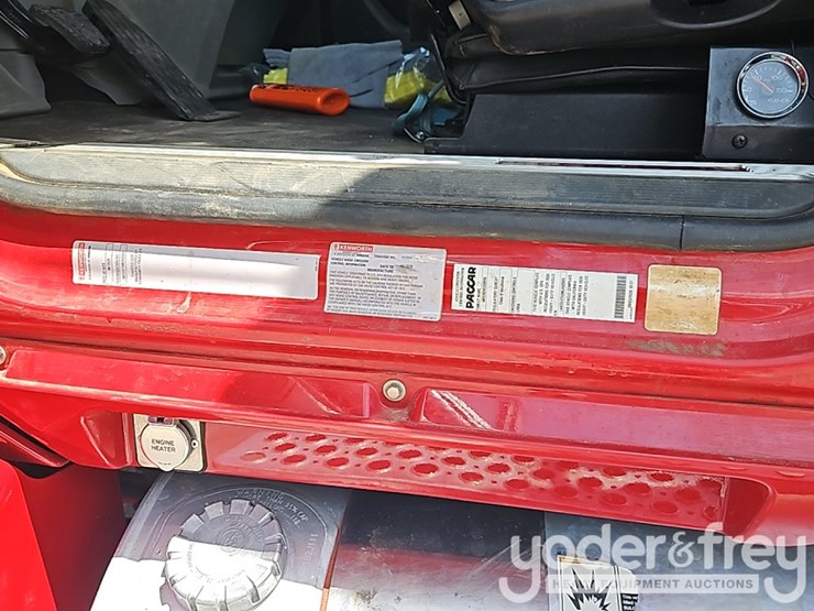 2021-kenworth-t880-image-38