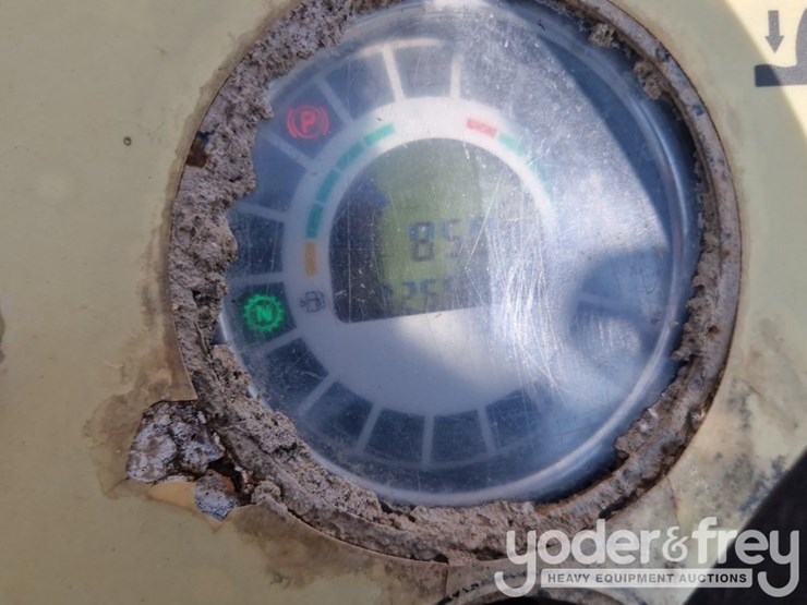 2015-jcb-6tst-image-37