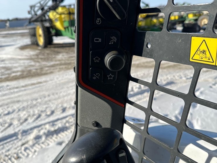 2021-bobcat-s64-image-13