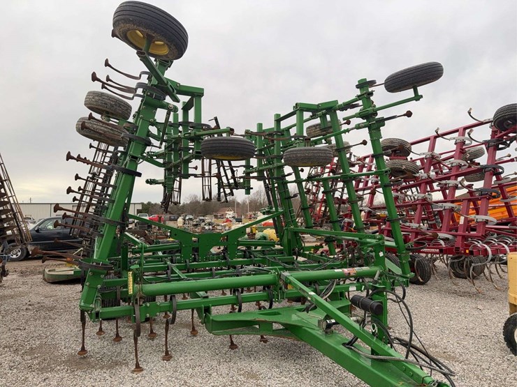 john-deere-2210-image-3