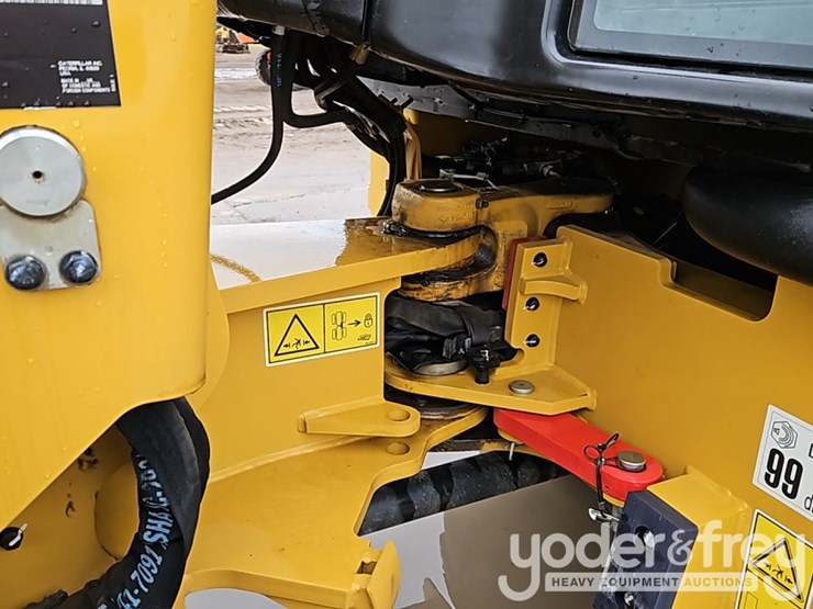 2023-caterpillar-908-image-17