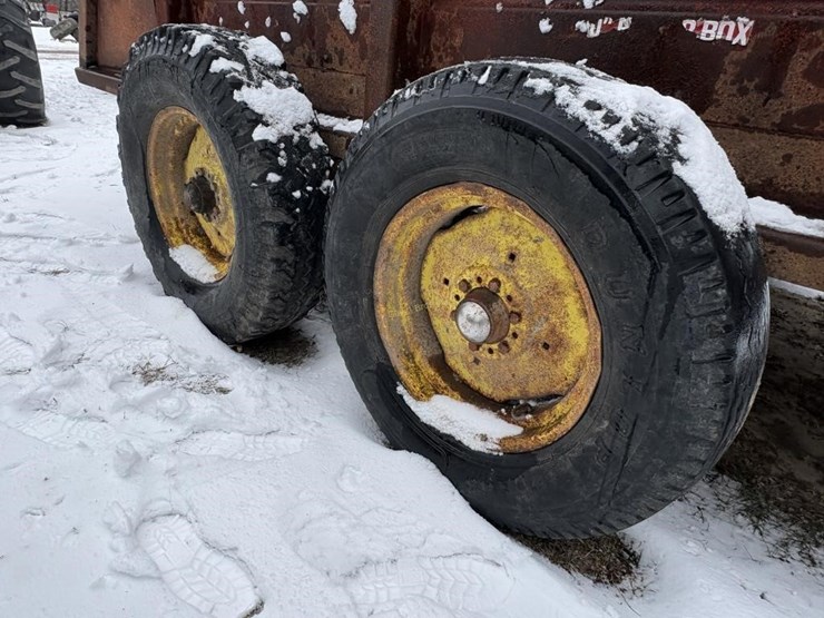 farmhand-manure-spreader-image-4