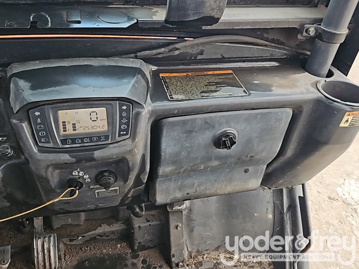 2015-kubota-rtv-x900-image-19