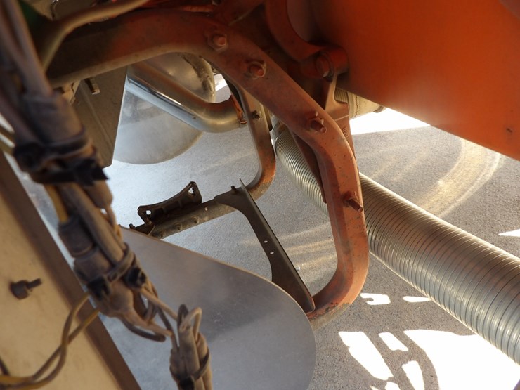 2022-peterbilt-389-image-29