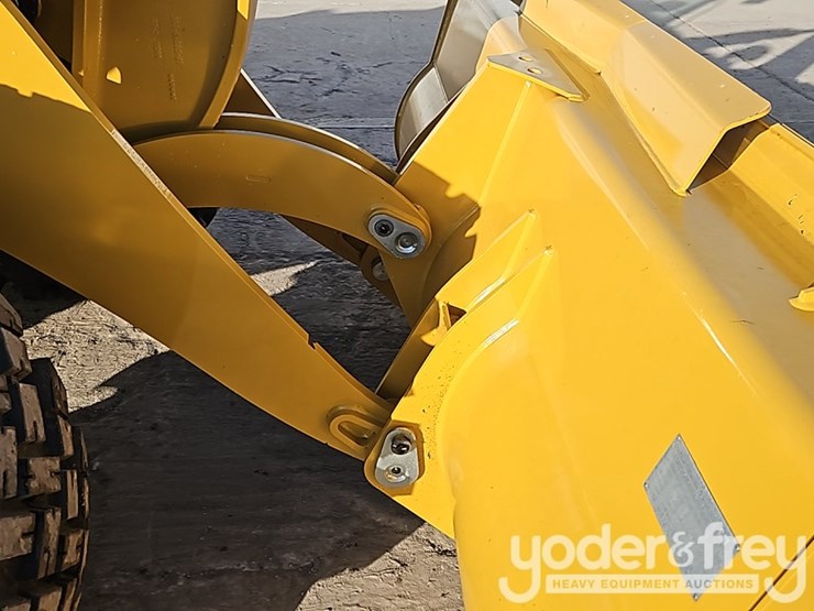 2024-caterpillar-910-image-13