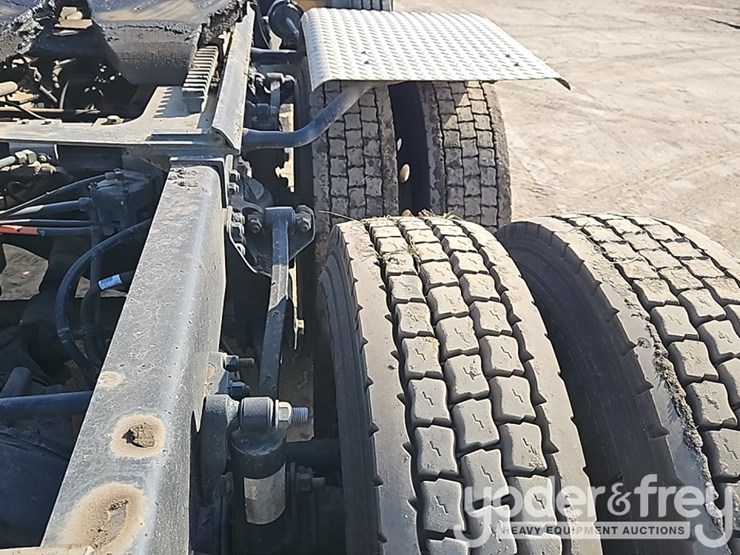 2009-kenworth-t800-image-25