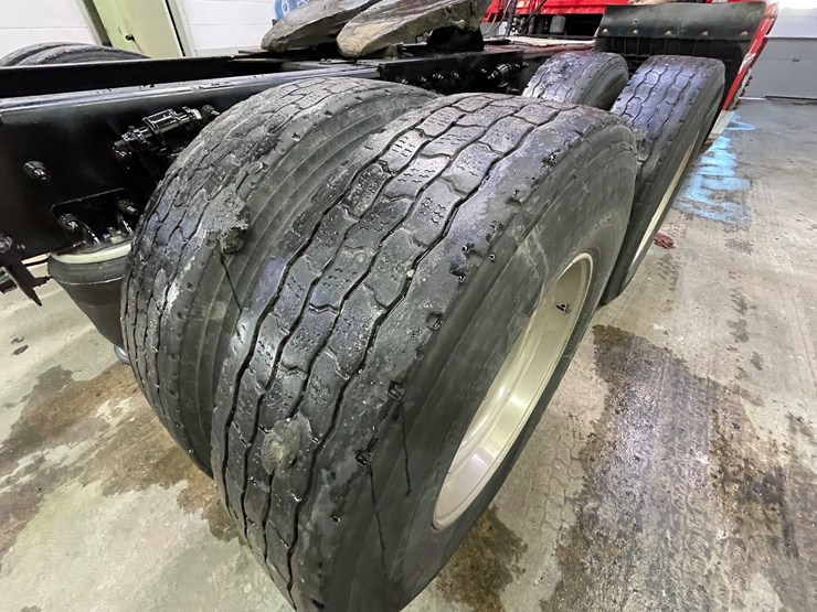 #6227-•-2018-freightliner-cascadia-day-cab-semi-truck-(title-in-delay)-image-50