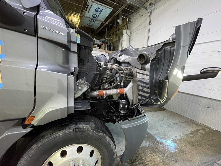 #6225-•-2021-freightliner-cascadia-semi-truck-(title-in-delay)-image-93