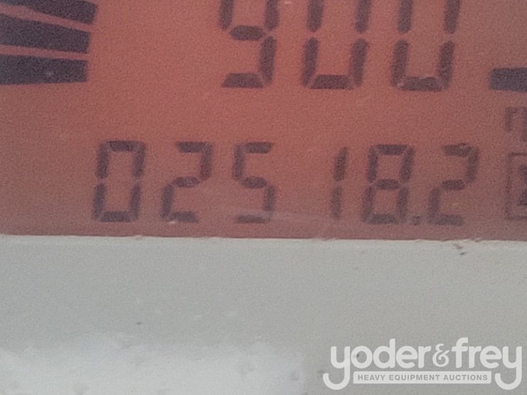 2017-jcb-9tft-image-33