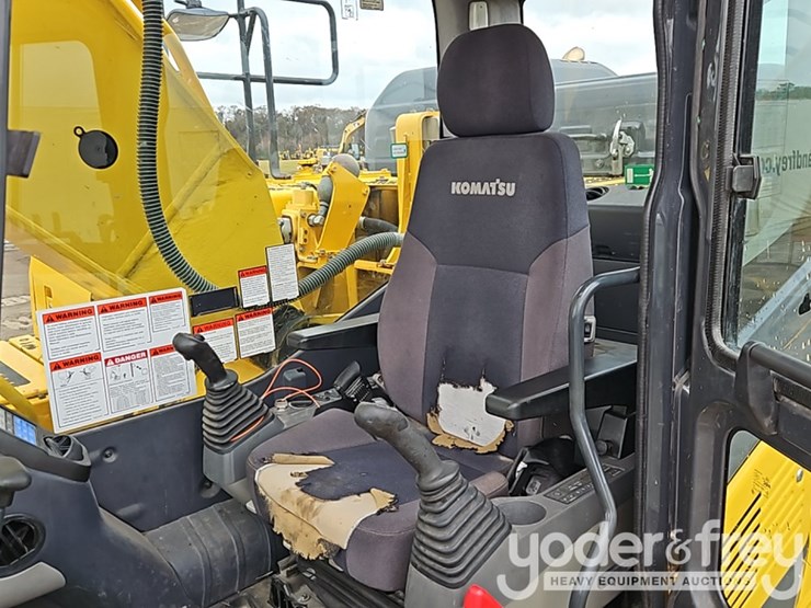 2021-komatsu-pc210-lc-11-image-36